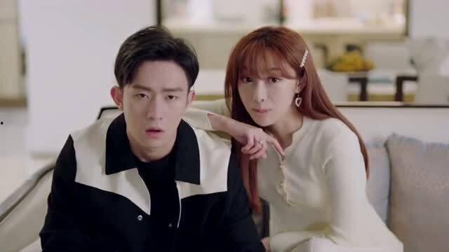 情侣合照吃瓜视频,甜蜜瞬间！情侣合照吃瓜视频揭秘甜蜜日常