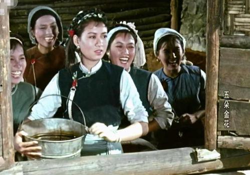 吃瓜四朵金花,揭秘娱乐圈背后的花边新闻