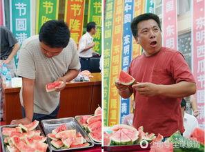 农民阿姨吃大瓜,大瓜盛宴共享幸福时光